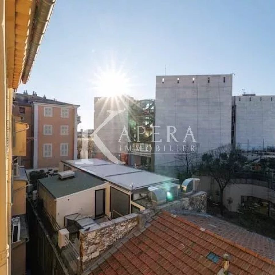 LOCATION DUPLEX MEUBLÉ - PLACE GARIBALDI