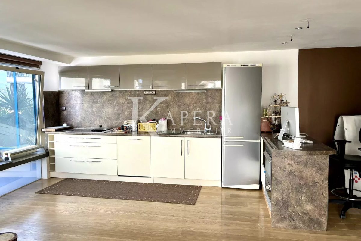 VENTE MURS PROFESSIONNELS - APPARTEMENT - LE CANNET