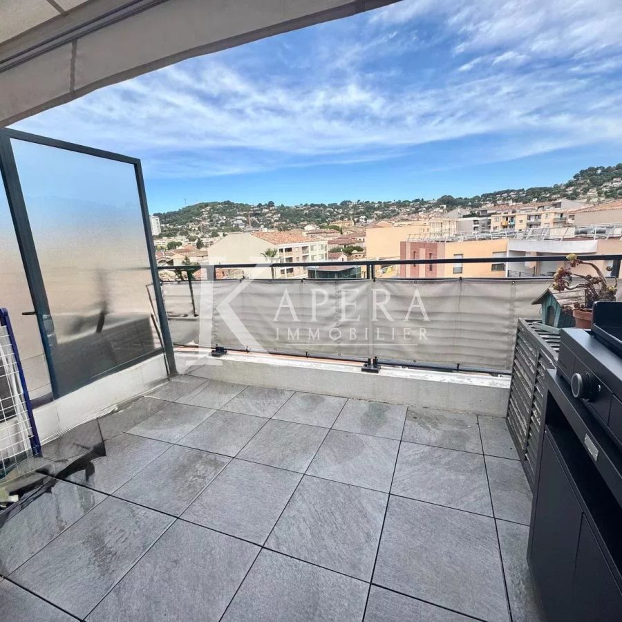 VENTE 2P 40M2 - VALLAURIS - CENTRE VILLE -  TERRASSE - PARKING