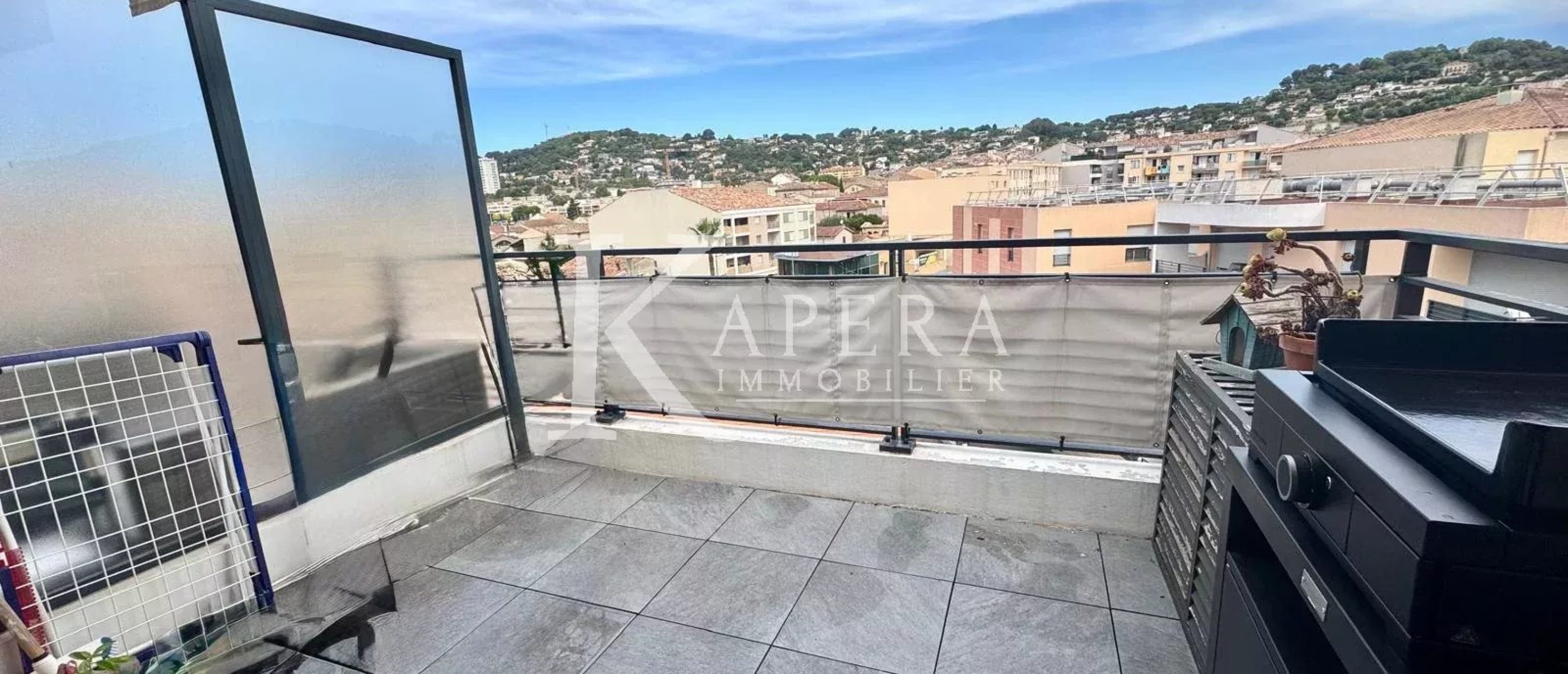 VENTE 2P 40M2 - VALLAURIS - CENTRE VILLE -  TERRASSE - PARKING