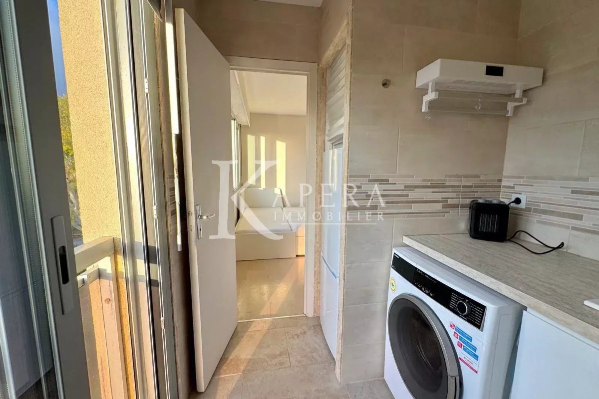 LOCATION STUDIO MEUBLE 20M2 - NICE CORNICHE FLEURIE  - CALME - DERNIER ETAGE