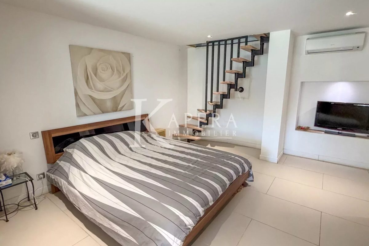 VENTE MAISON 8P 233M2 - CAGNES SUR MER/LES COLLETTES - PISCINE