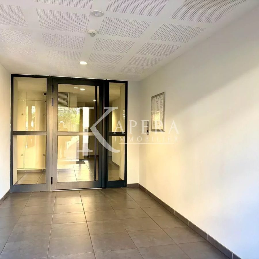 VENTE 2P 40M2 - VALLAURIS - CENTRE VILLE -  TERRASSE - PARKING