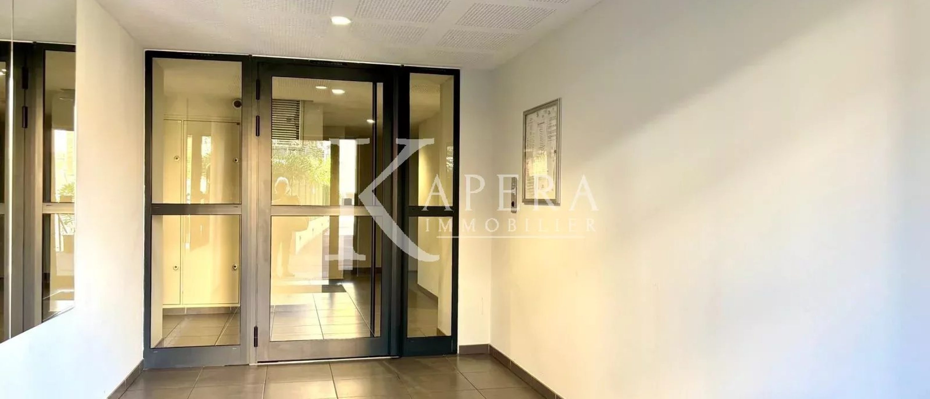 VENTE 2P 40M2 - VALLAURIS - CENTRE VILLE -  TERRASSE - PARKING