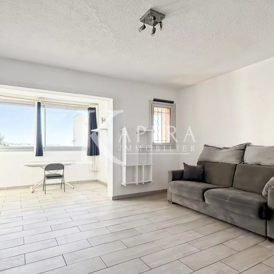 VENTE STUDIO 30M2 - SAINT LAURENT DU VAR / CORNICHE FAHNESTOCK - PISCINE