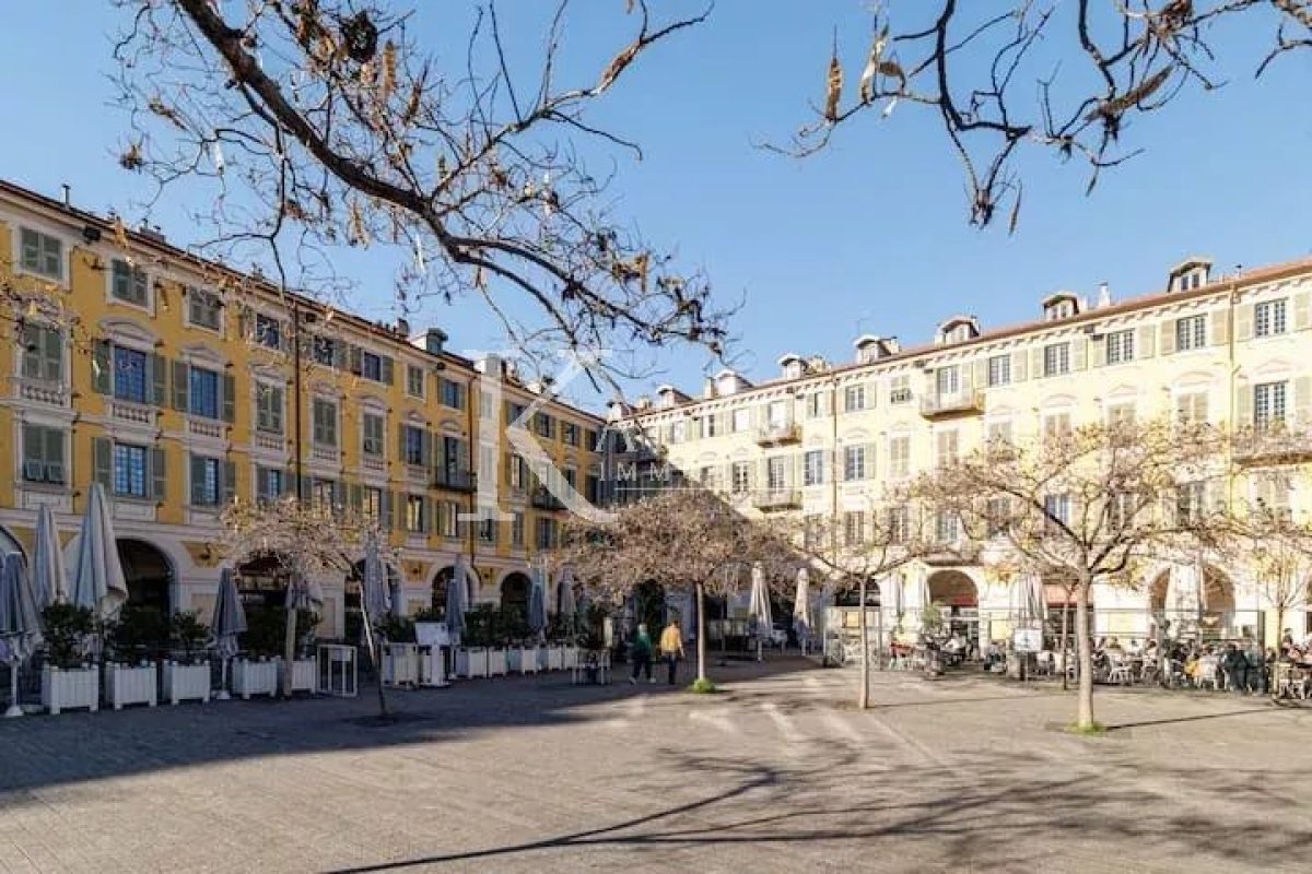LOCATION DUPLEX MEUBLÉ - PLACE GARIBALDI