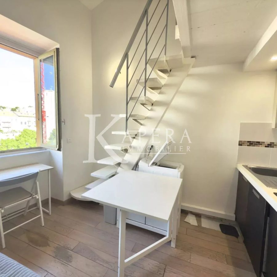 LOCATION DUPLEX MEUBLÉ - PLACE GARIBALDI