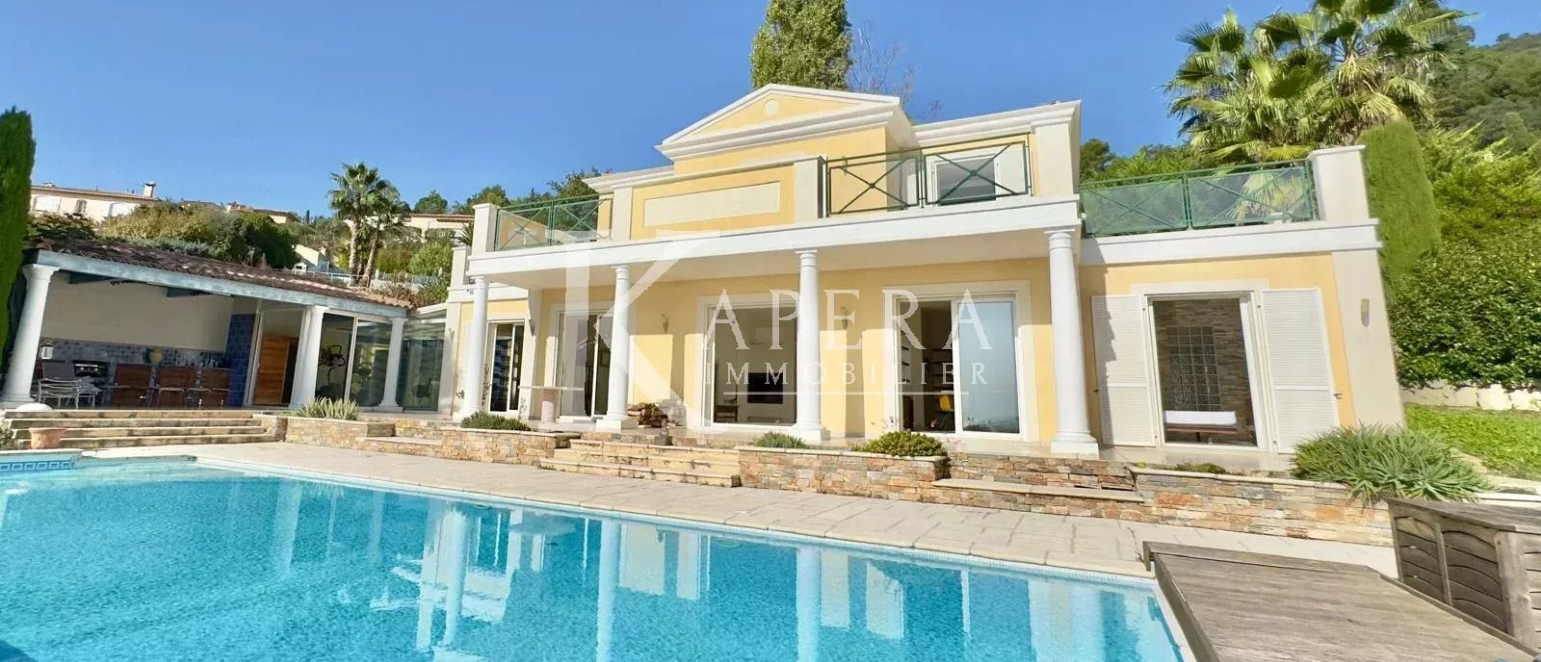 VENTE VILLA D'ARCHITECTE 6P 203M² DANS DOMAINE PRIVE - FALICON