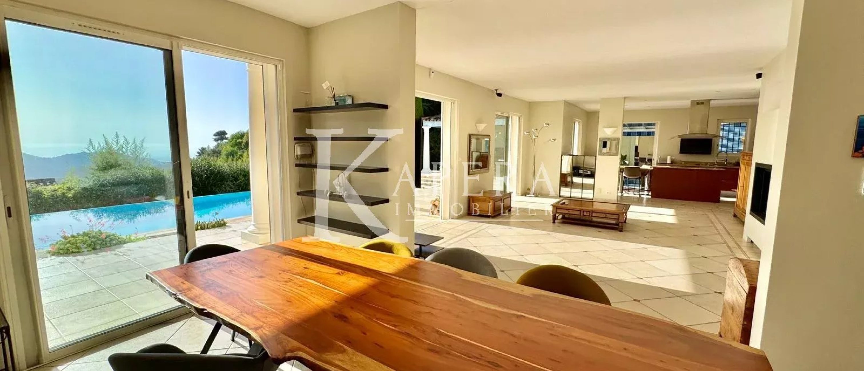 VENTE VILLA D'ARCHITECTE 6P 203M² DANS DOMAINE PRIVE - FALICON