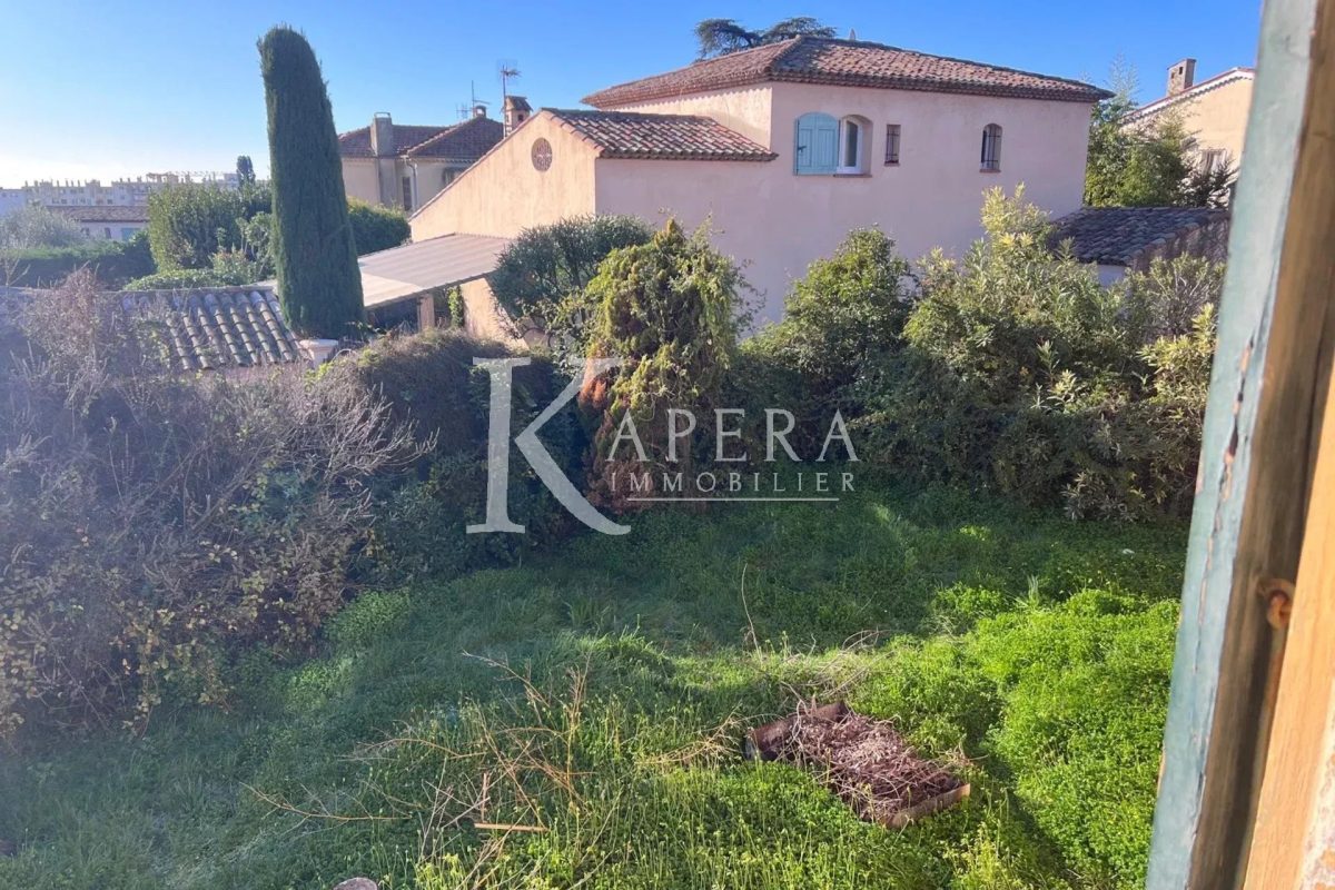 VENTE MAISON FAMILIALE 6P 163M2 - CAGNES SUR MER/ BREGUIERES - BEAU TERRAIN - CALME