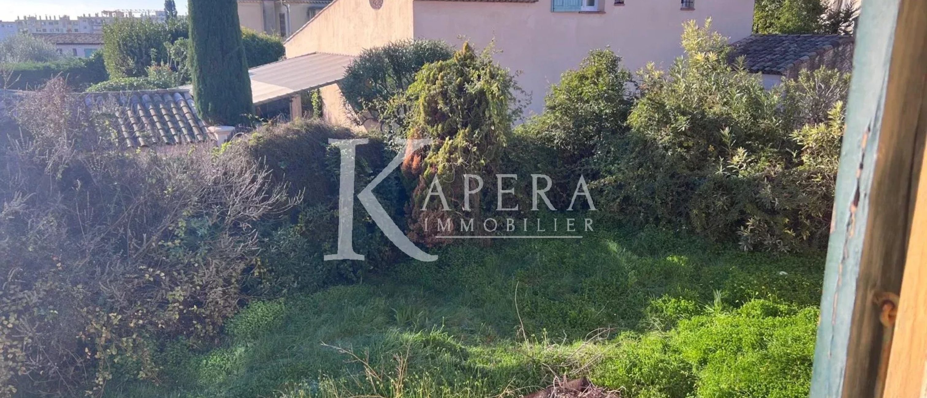 VENTE MAISON FAMILIALE 6P 163M2 - CAGNES SUR MER/ BREGUIERES - BEAU TERRAIN - CALME