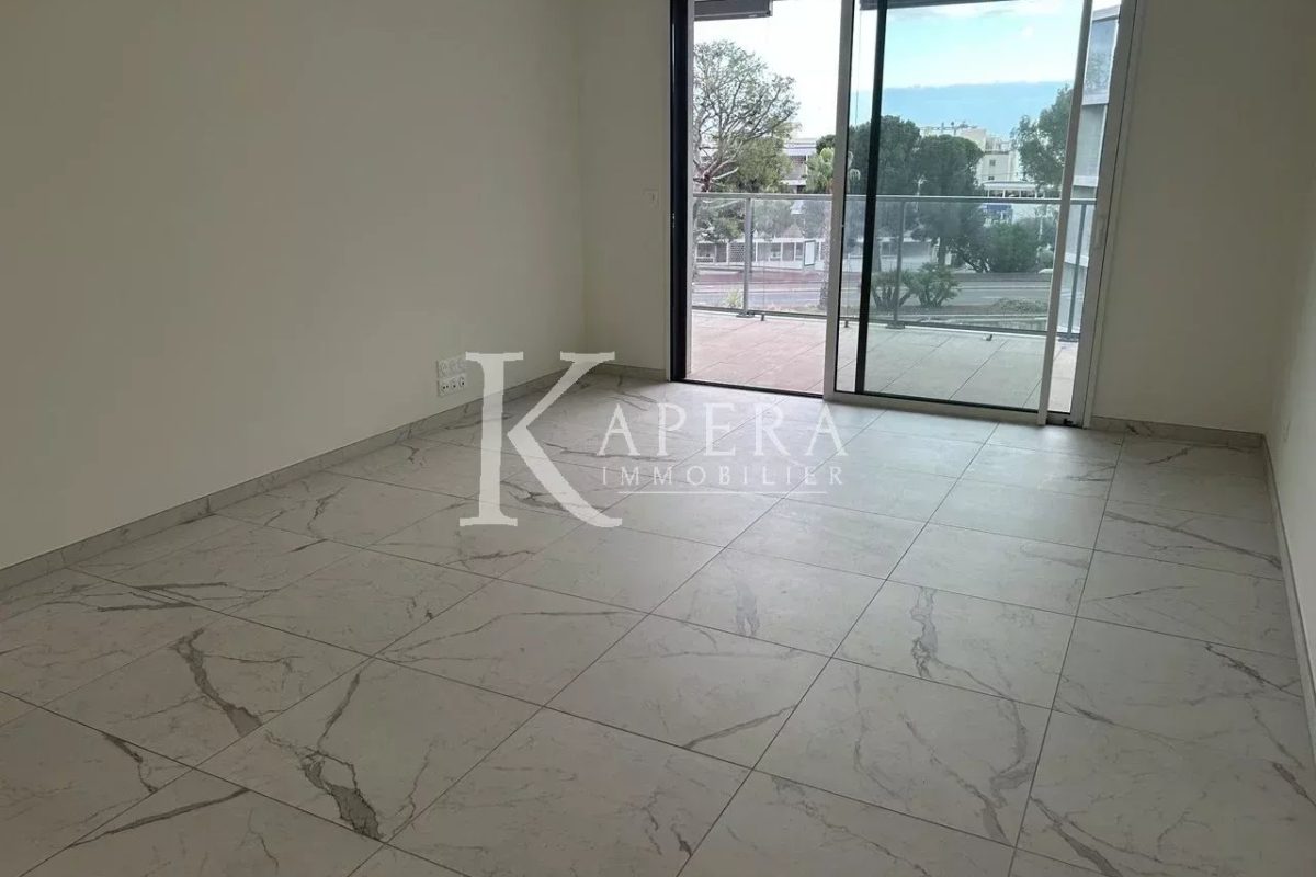 VENTE 3P 67M2 - SAINT LAURENT DU VAR/PORT - PARKINGS - TERRASSE