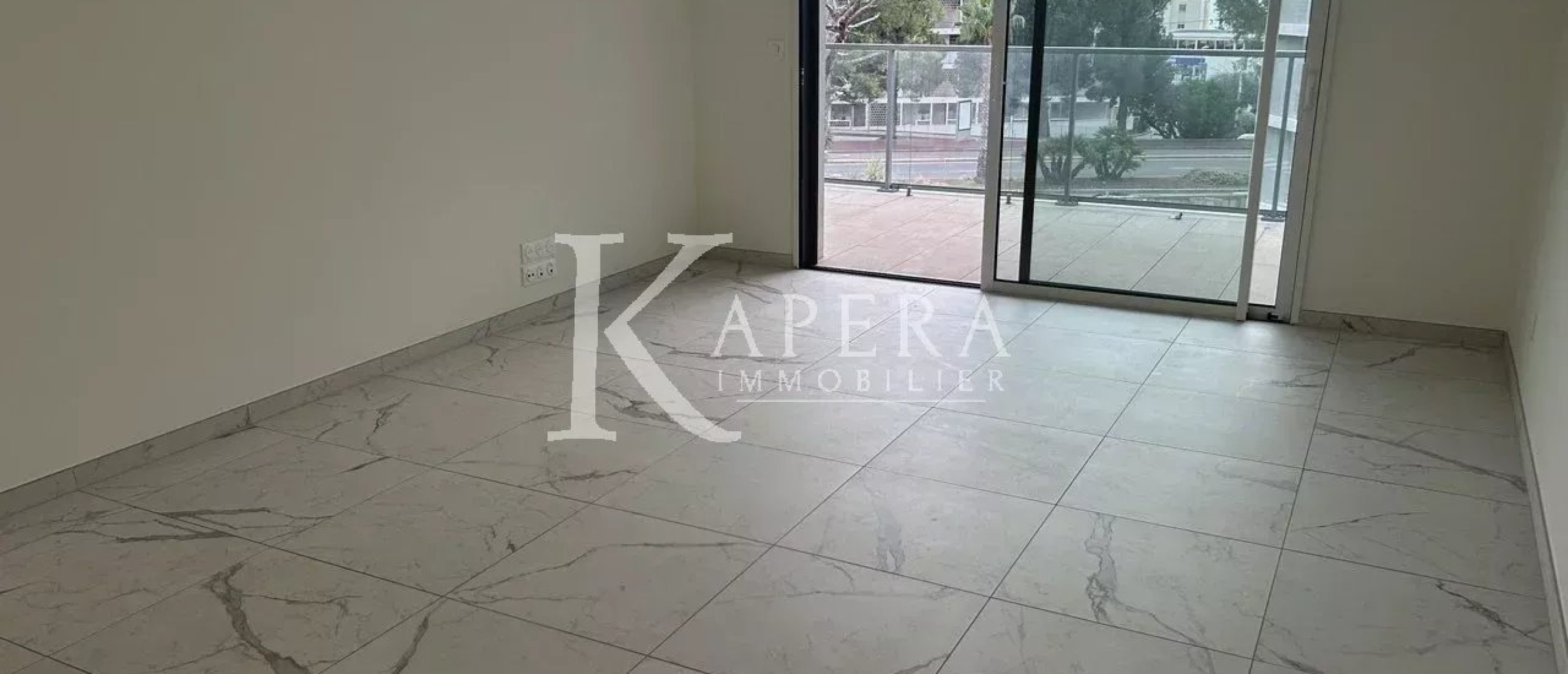 VENTE 3P 67M2 - SAINT LAURENT DU VAR/PORT - PARKINGS - TERRASSE